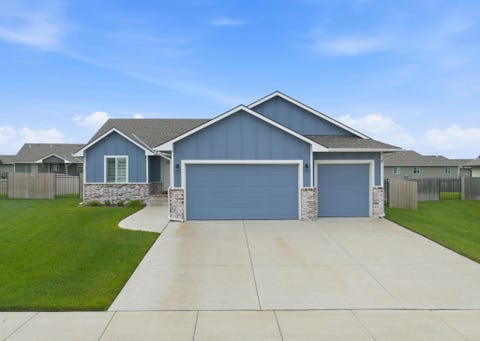 Homes For Sale - 2327 S Chateau<br/> Wichita, KS 67207