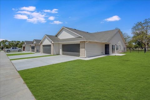 Multifamily For Sale - 4319 N Sandplum St # 4321 St<br/> Sedgwick County, Wichita, KS 67205