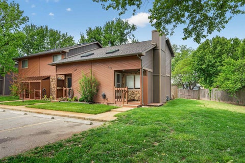 Homes For Sale - 1530 N Smith Cir Unit 101 Cir<br/> Sedgwick County, Wichita, KS 67212