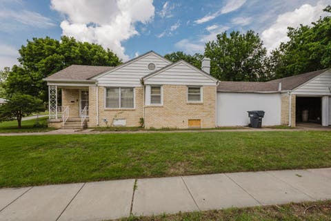 Homes For Sale - 2705 E Menlo St<br/> Wichita, KS 67211