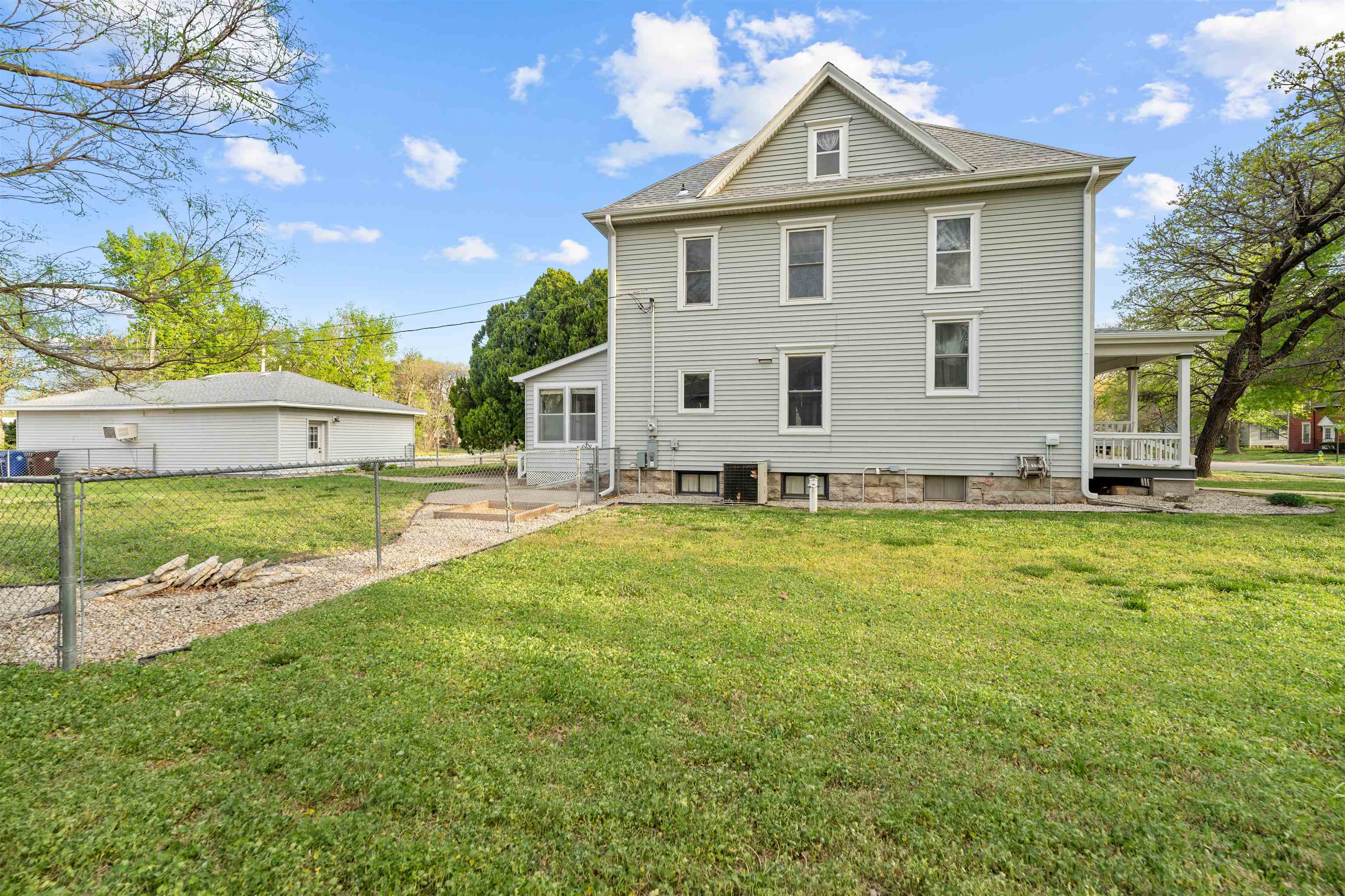 304 N 1st St, Lindsborg, Kansas image 3