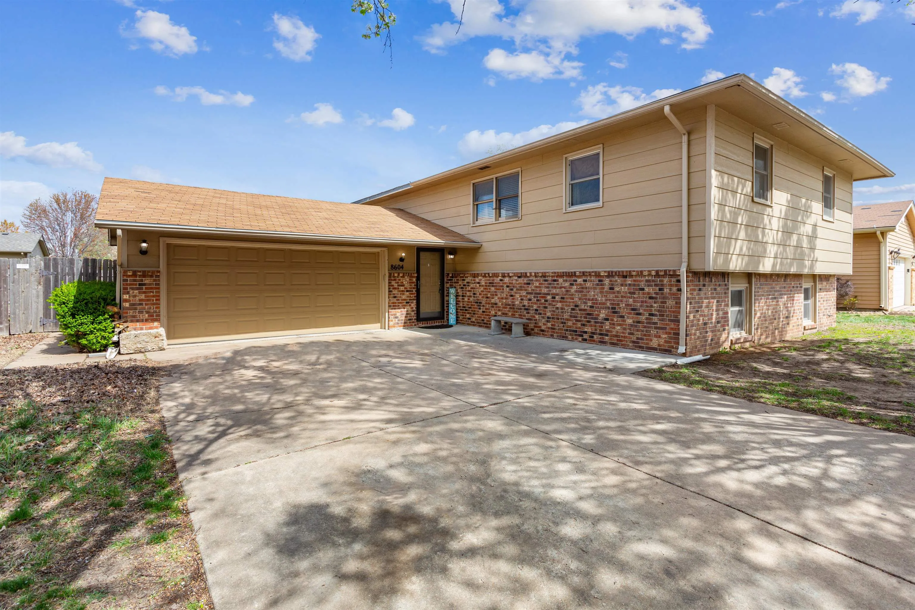 Wichita, Kansas 67210, United States, 4 Bedrooms Bedrooms, ,3 BathroomsBathrooms,Residential,Active,144168