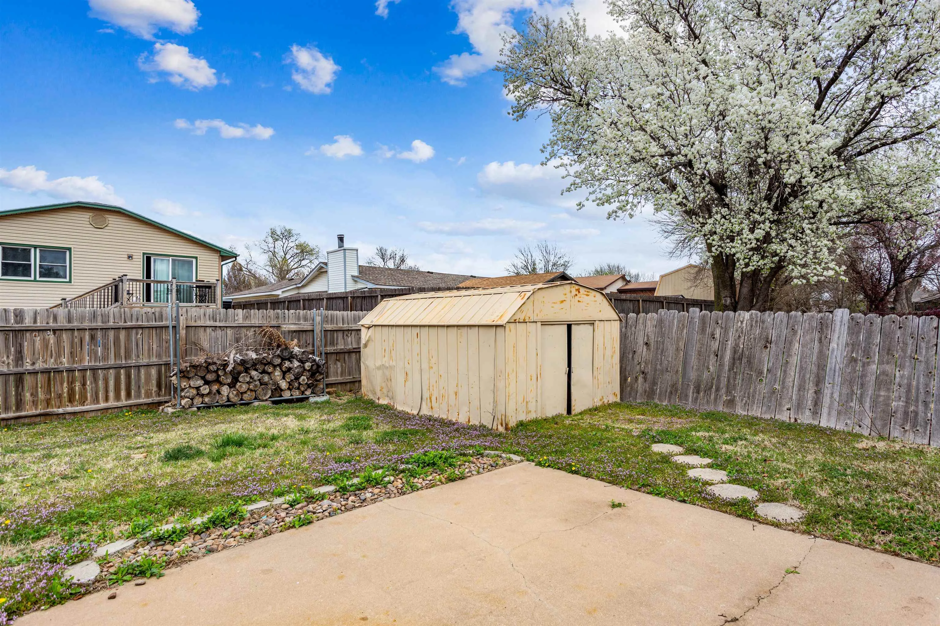 Wichita, Kansas 67210, United States, 4 Bedrooms Bedrooms, ,3 BathroomsBathrooms,Residential,Active,144168