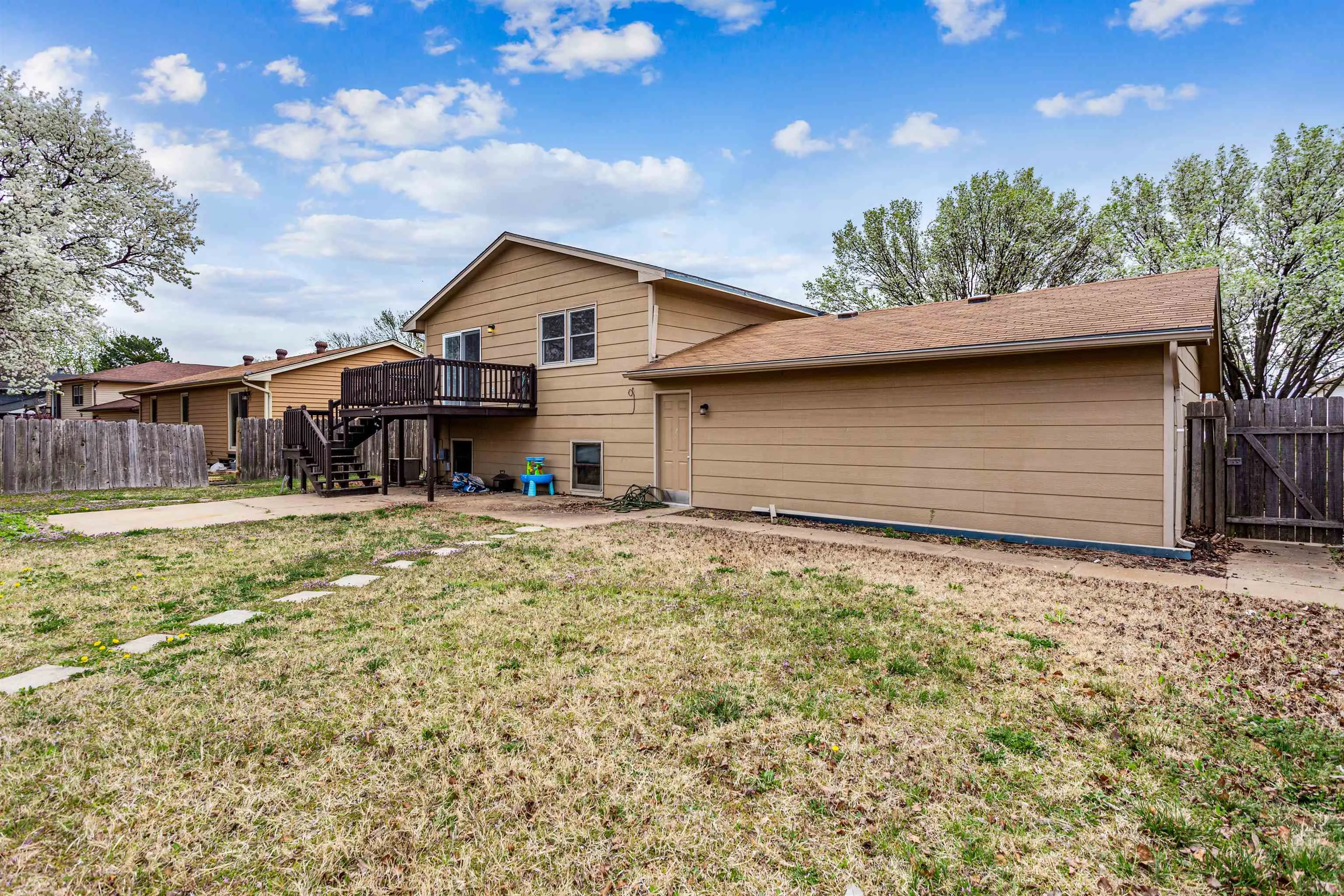 Wichita, Kansas 67210, United States, 4 Bedrooms Bedrooms, ,3 BathroomsBathrooms,Residential,Active,144168