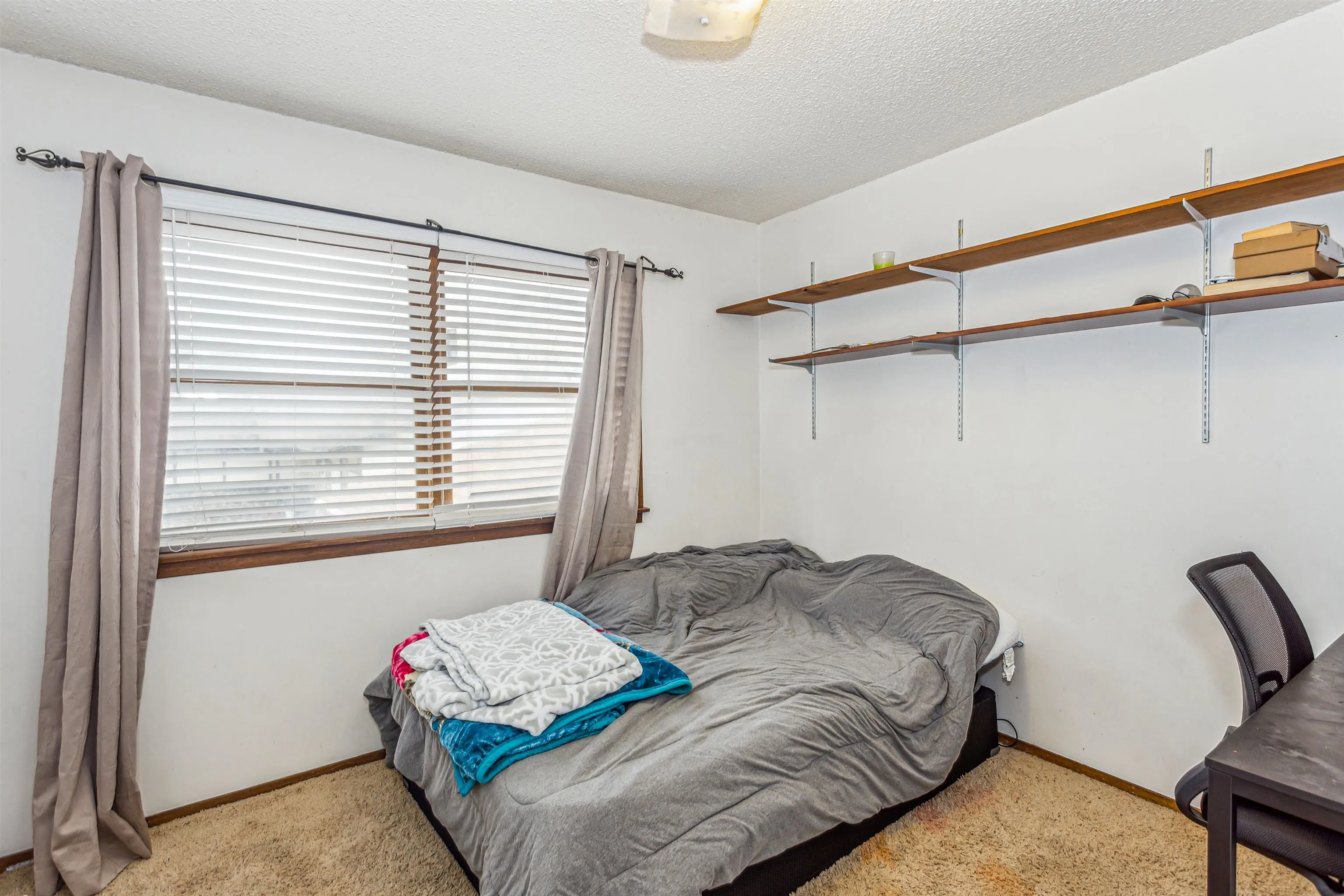 Wichita, Kansas 67210, United States, 4 Bedrooms Bedrooms, ,3 BathroomsBathrooms,Residential,Active,144168