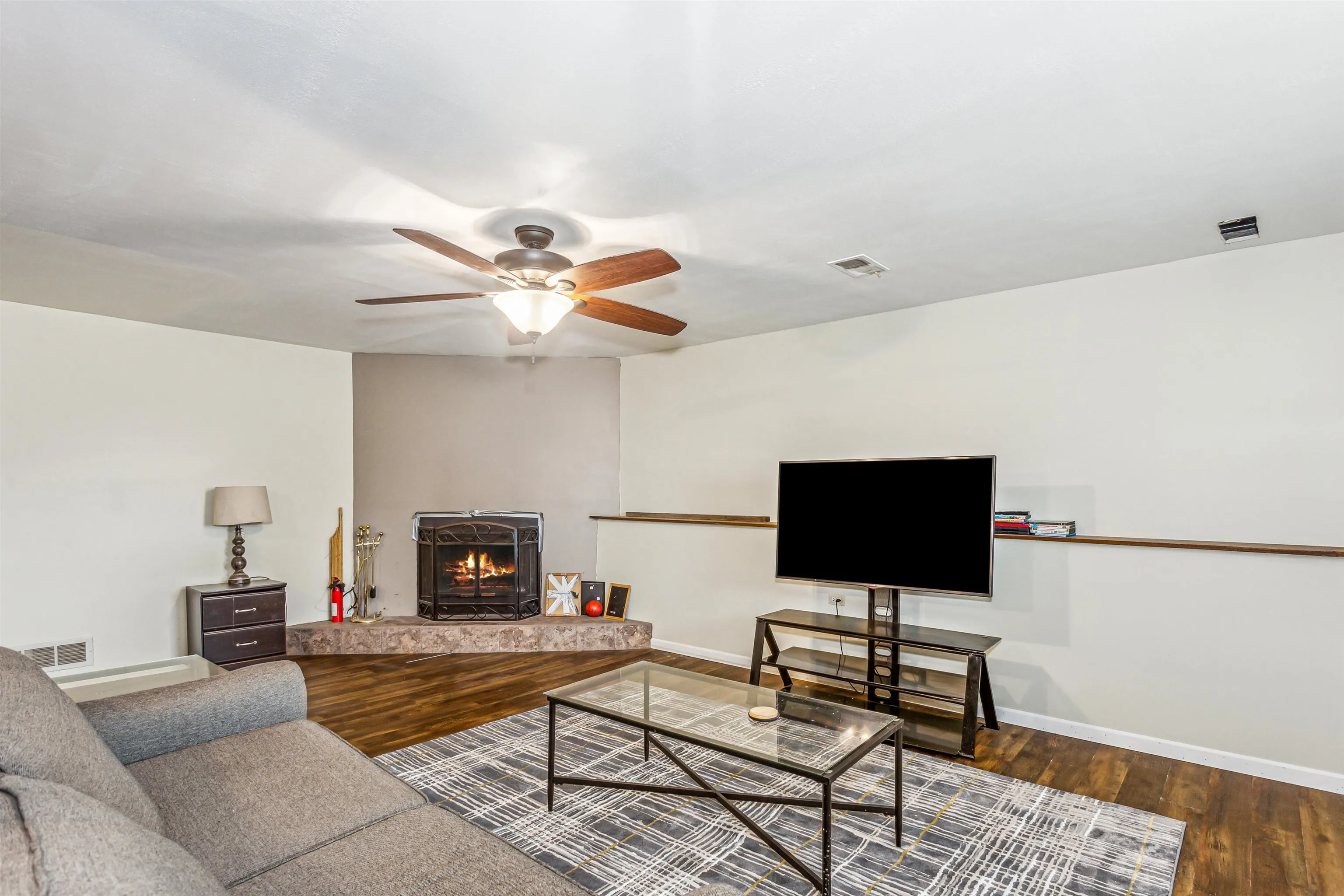 Wichita, Kansas 67210, United States, 4 Bedrooms Bedrooms, ,3 BathroomsBathrooms,Residential,Active,144168