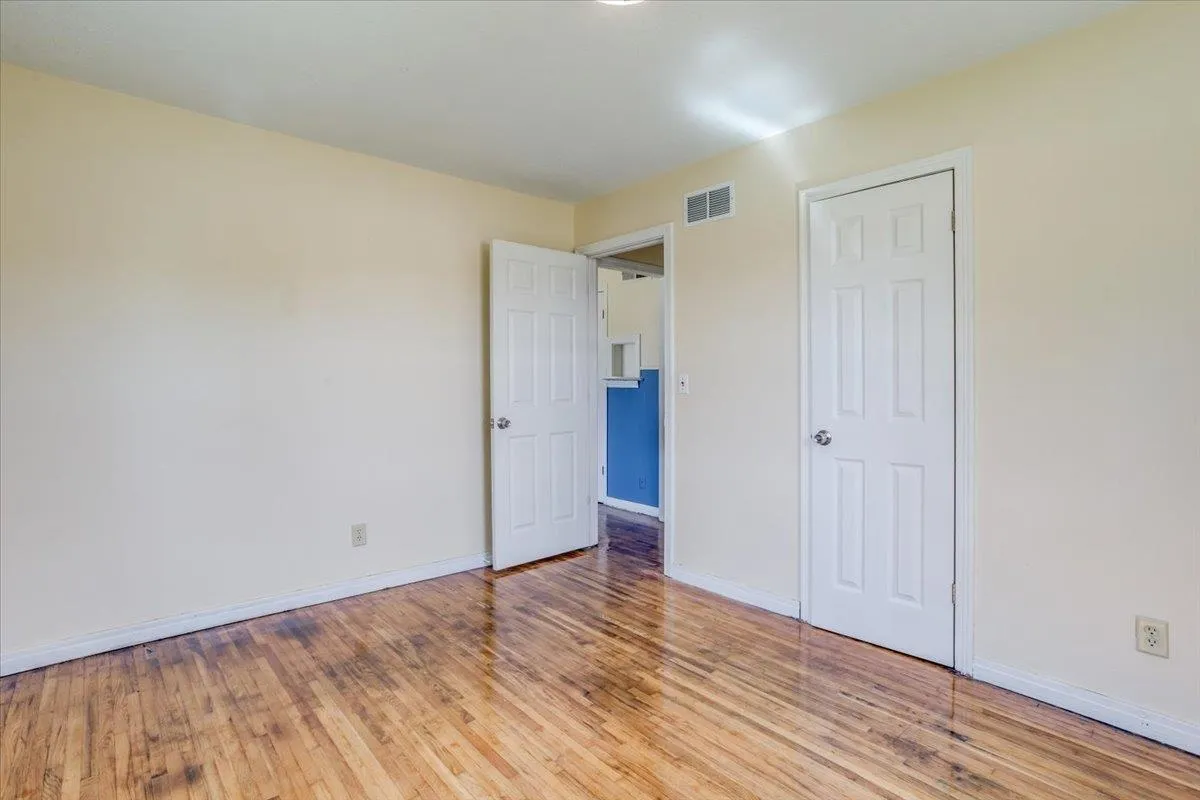 Wichita, Kansas 67218, United States, 3 Bedrooms Bedrooms, ,1 BathroomBathrooms,Residential,Active,138520