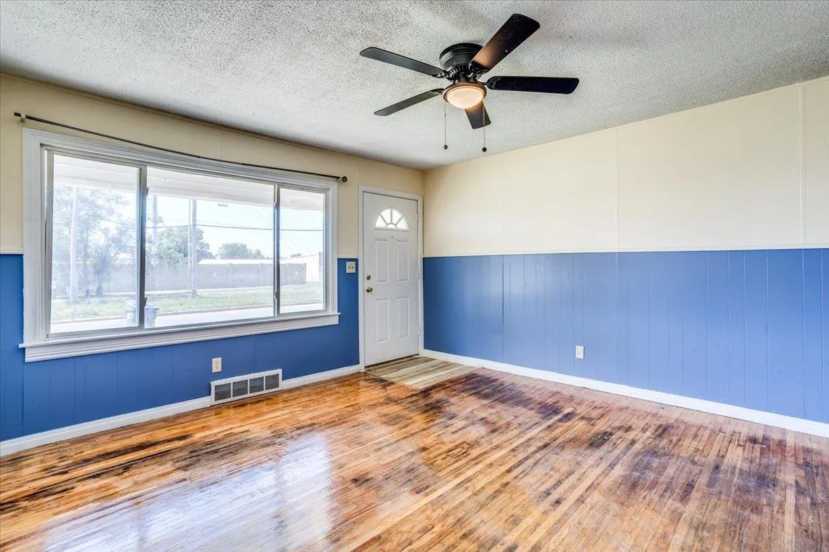 Wichita, Kansas 67218, United States, 3 Bedrooms Bedrooms, ,1 BathroomBathrooms,Residential,Active,138520