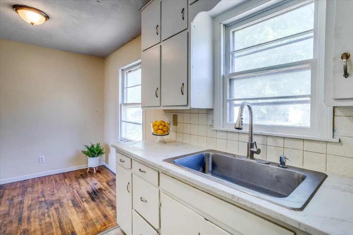 Wichita, Kansas 67218, United States, 3 Bedrooms Bedrooms, ,1 BathroomBathrooms,Residential,Active,138520