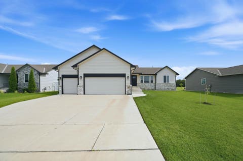 Homes For Sale - 10514 W Wilkinson<br/> Maize, KS 67101