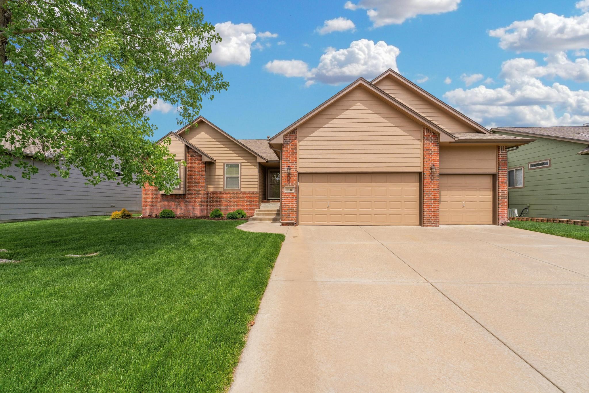 708 E Sprucewood Cir, Park City, Kansas image 1