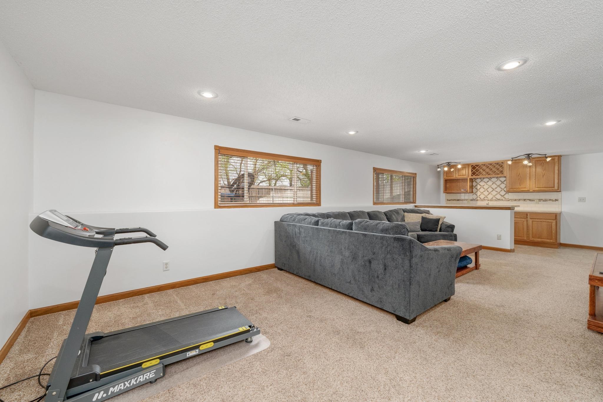 708 E Sprucewood Cir, Park City, Kansas image 25