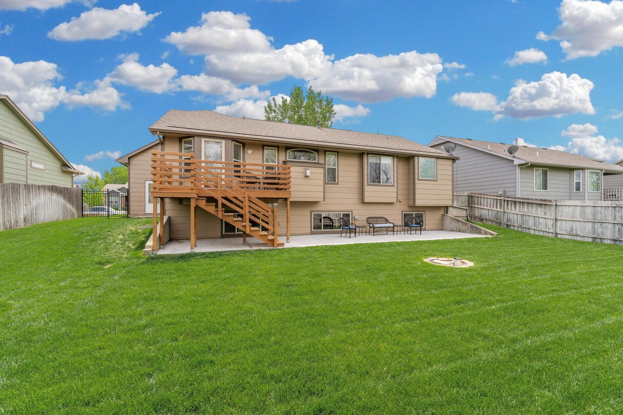 708 E Sprucewood Cir, Park City, Kansas image 32