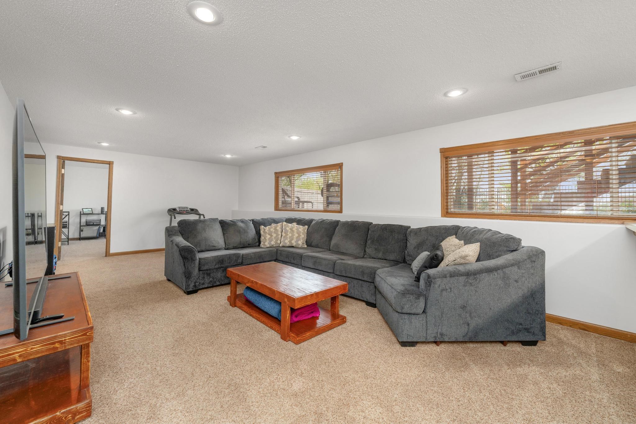 708 E Sprucewood Cir, Park City, Kansas image 22