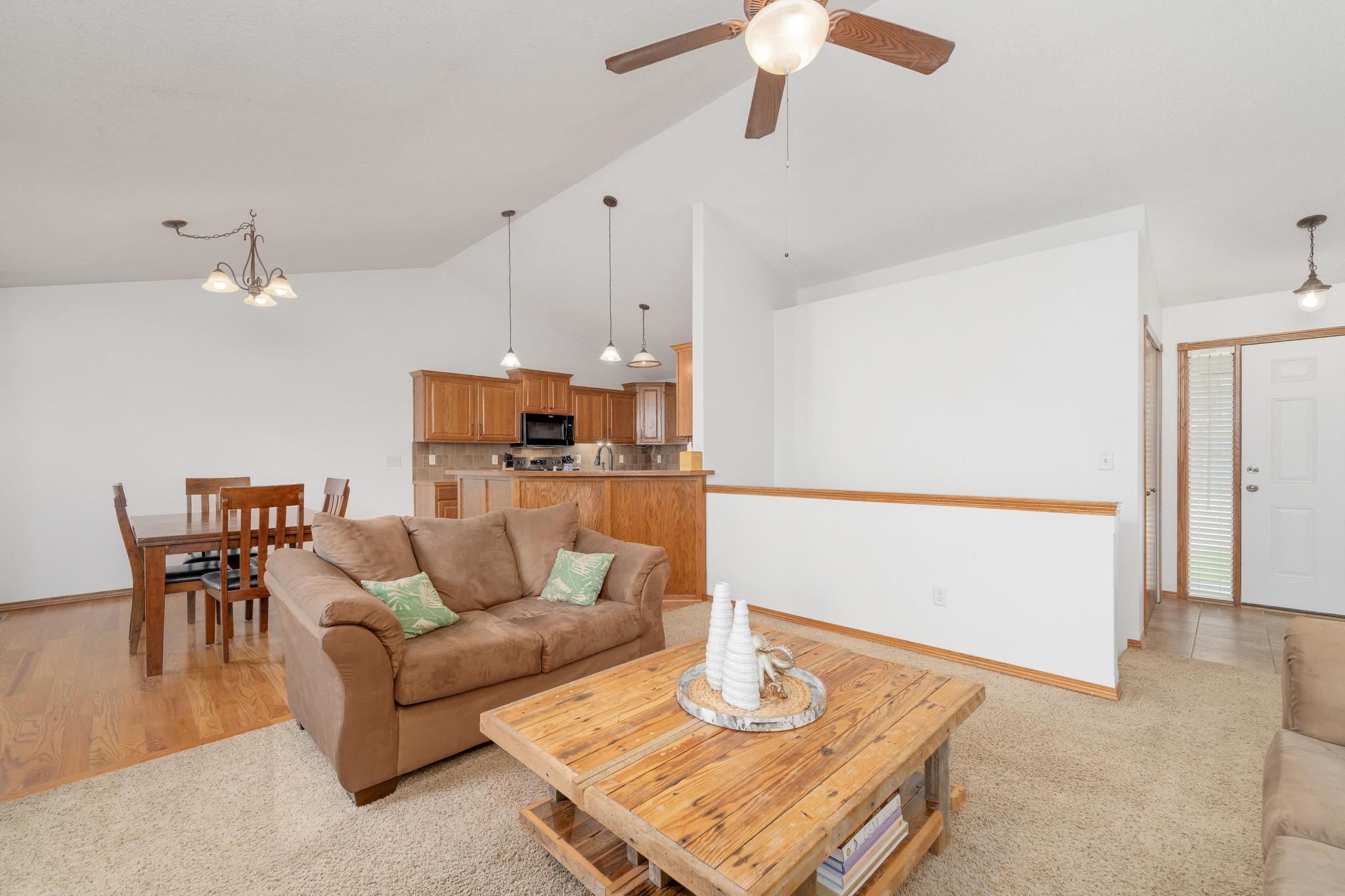 708 E Sprucewood Cir, Park City, Kansas image 4