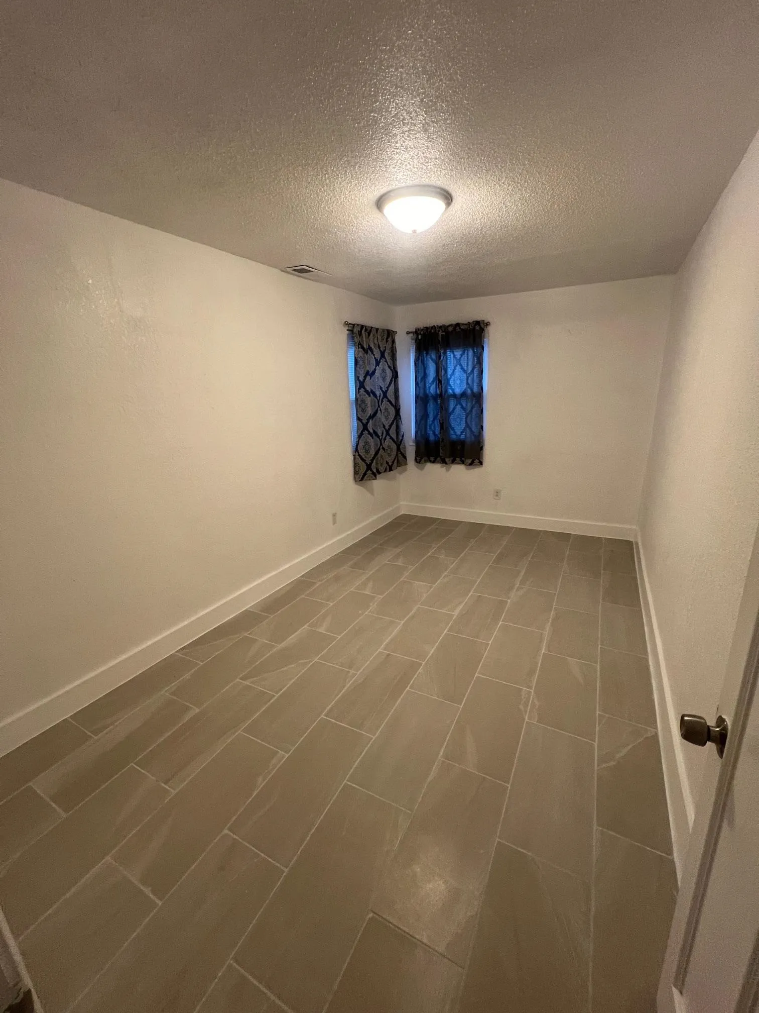 Wichita, Kansas 67208, United States, 3 Bedrooms Bedrooms, ,1 BathroomBathrooms,Residential,Active,27584