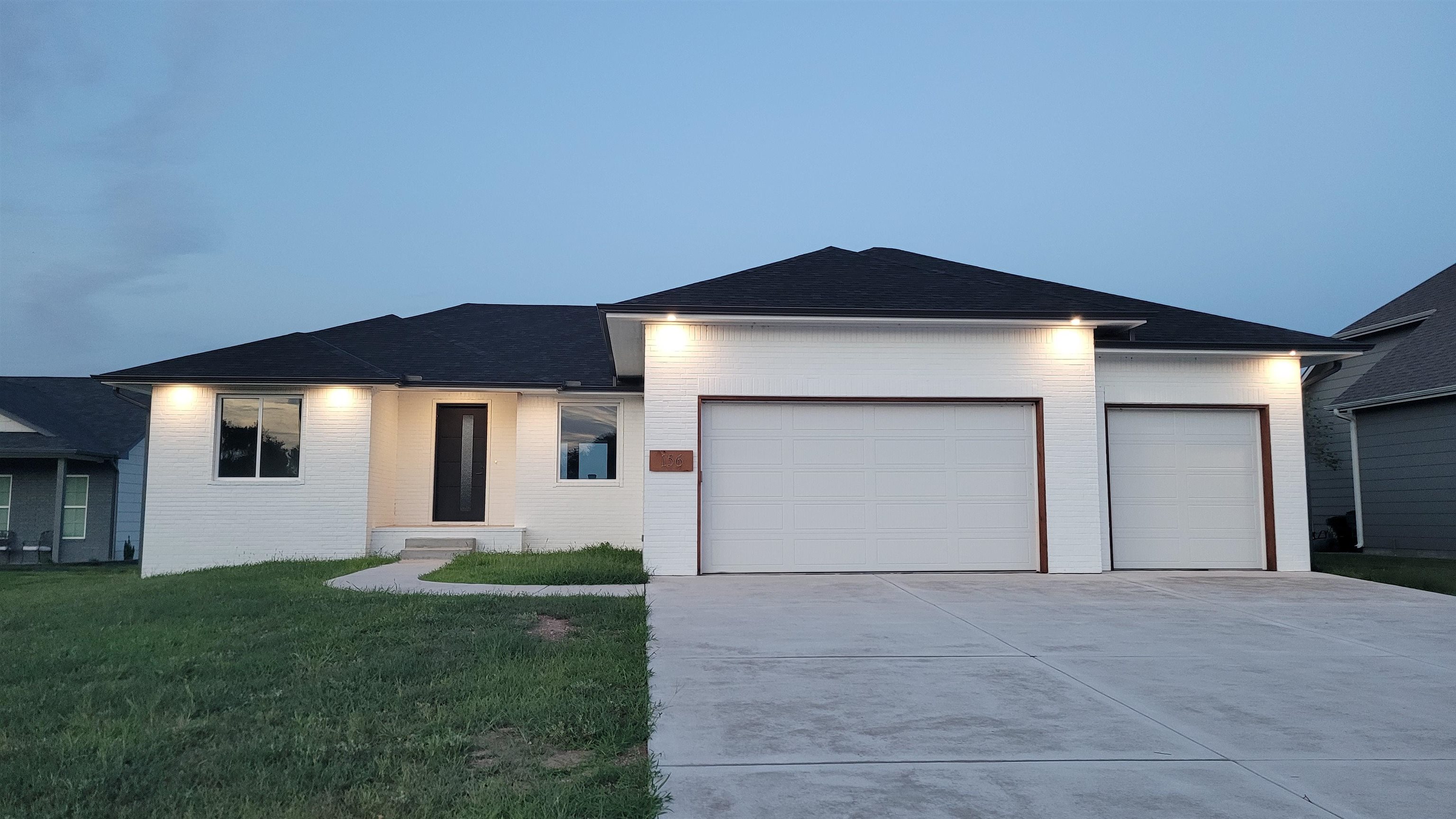 156 S Blue Bells Cir, Garden Plain, Kansas image 1