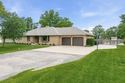 Homes For Sale - 6533 N Rico Road<br/> Wichita, KS 67204