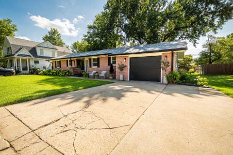 Homes For Sale - 2314 K St<br/> Belleville, KS 66935