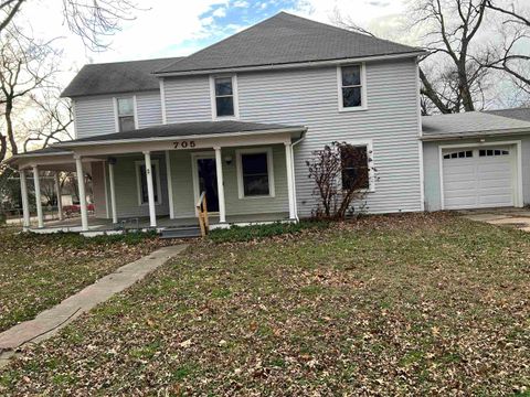 Homes For Sale - 705 N Linden St<br/> Belle Plaine, KS 67013