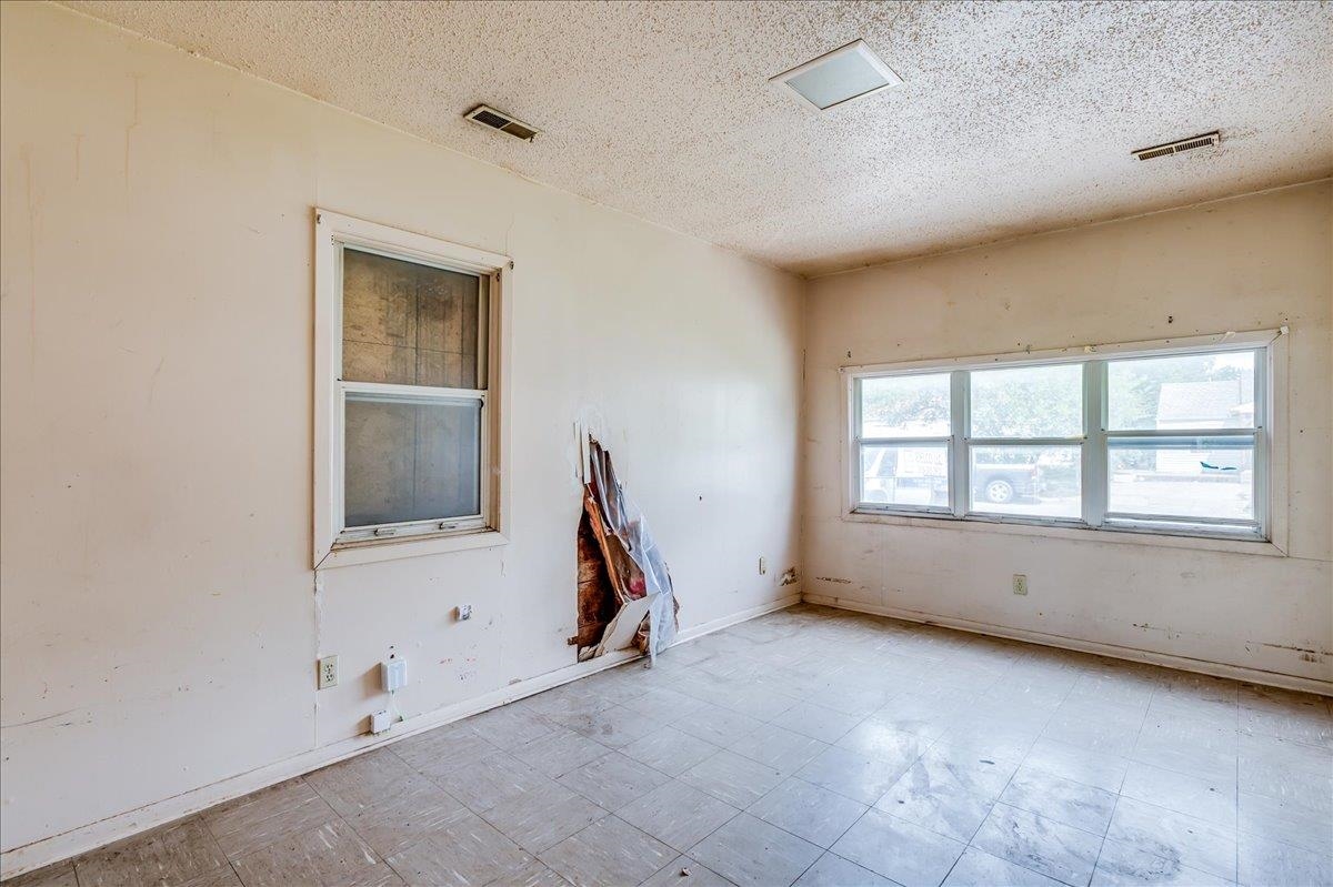1647 N Estelle Ave, Wichita, Kansas image 9