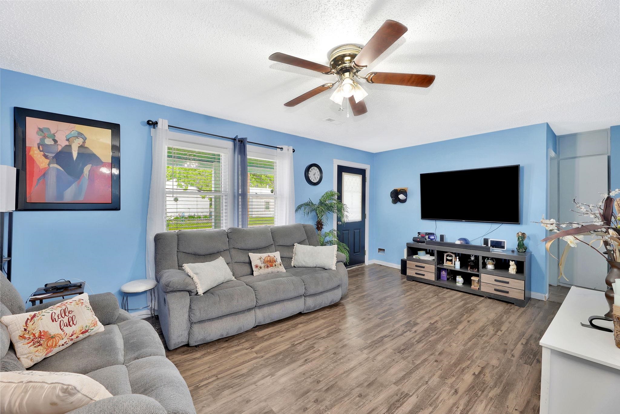 3025 E Chestnut Dr, Wichita, Virginia image 3