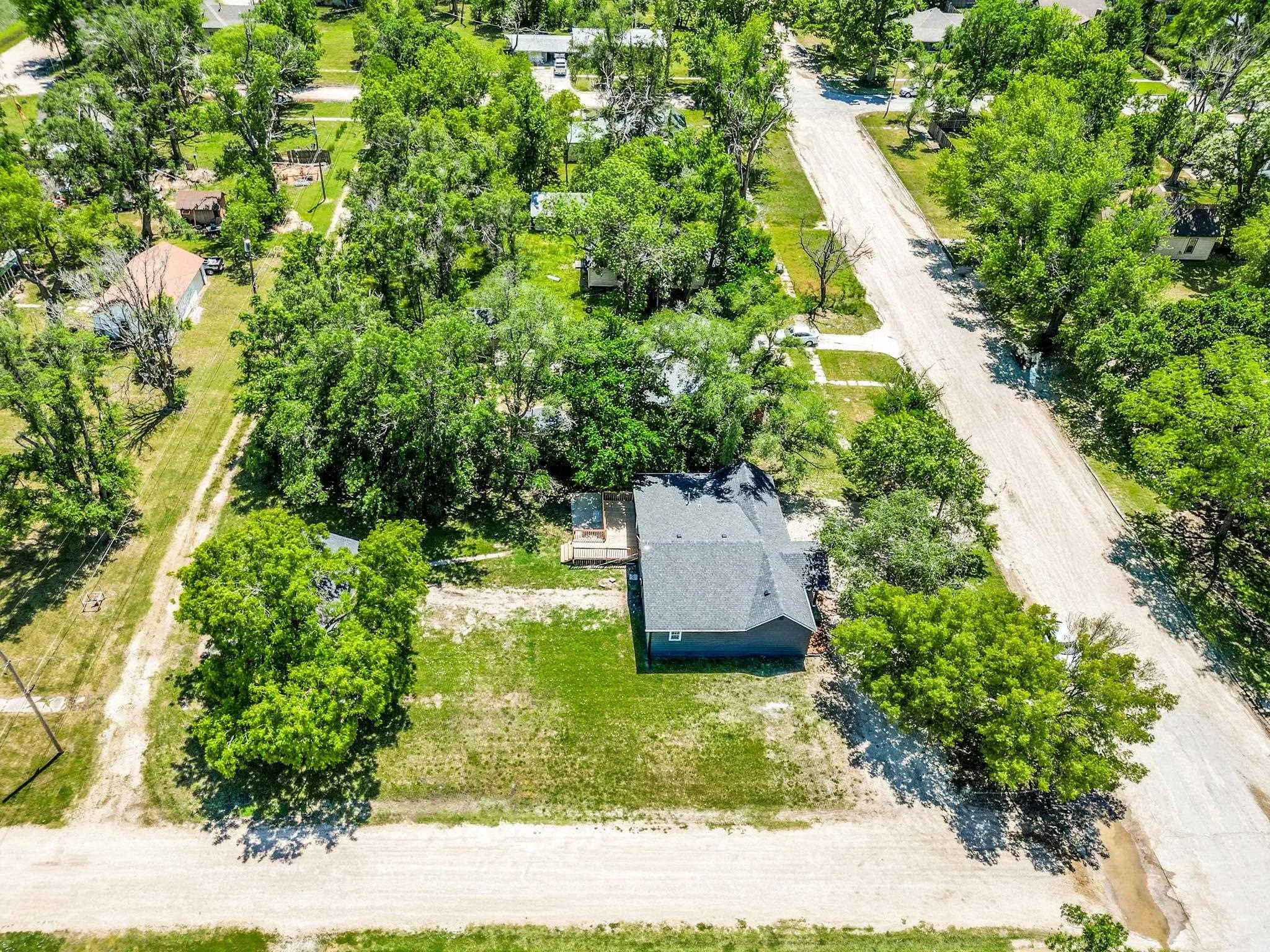 Halstead, Kansas 67056, United States, 5 Bedrooms Bedrooms, ,2 BathroomsBathrooms,Residential,Active,136297