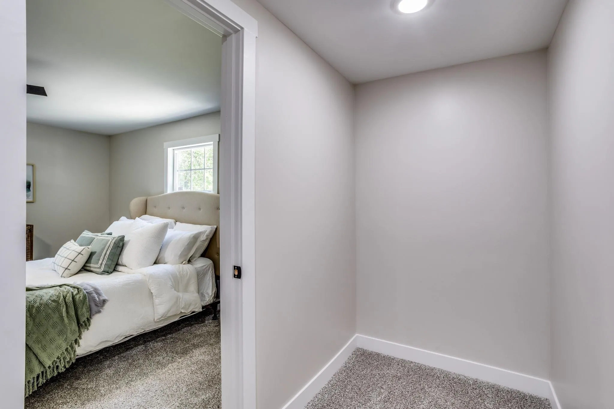 Halstead, Kansas 67056, United States, 5 Bedrooms Bedrooms, ,2 BathroomsBathrooms,Residential,Active,136297