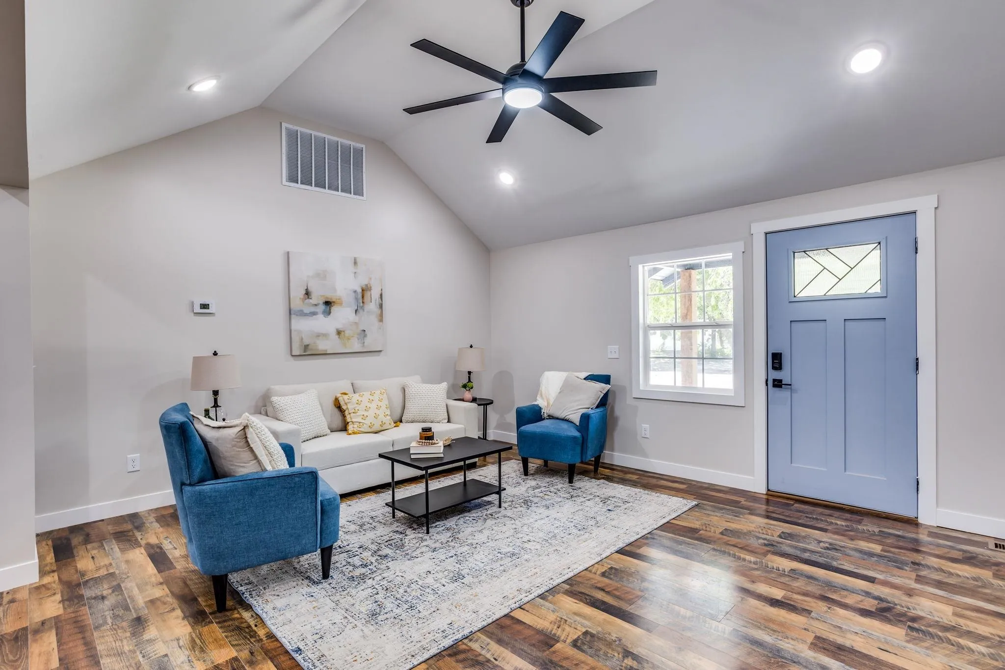 Halstead, Kansas 67056, United States, 5 Bedrooms Bedrooms, ,2 BathroomsBathrooms,Residential,Active,136297