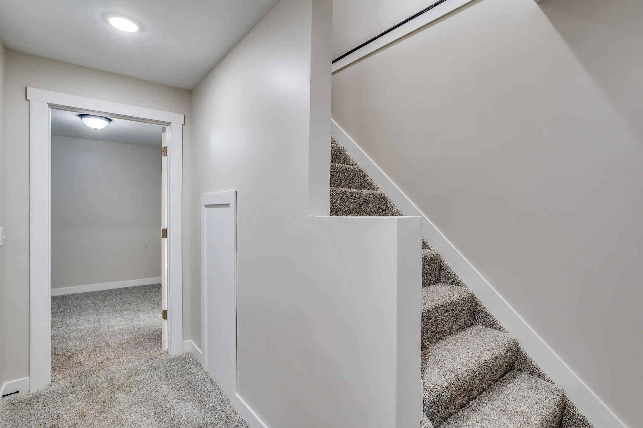 Halstead, Kansas 67056, United States, 5 Bedrooms Bedrooms, ,2 BathroomsBathrooms,Residential,Active,136297