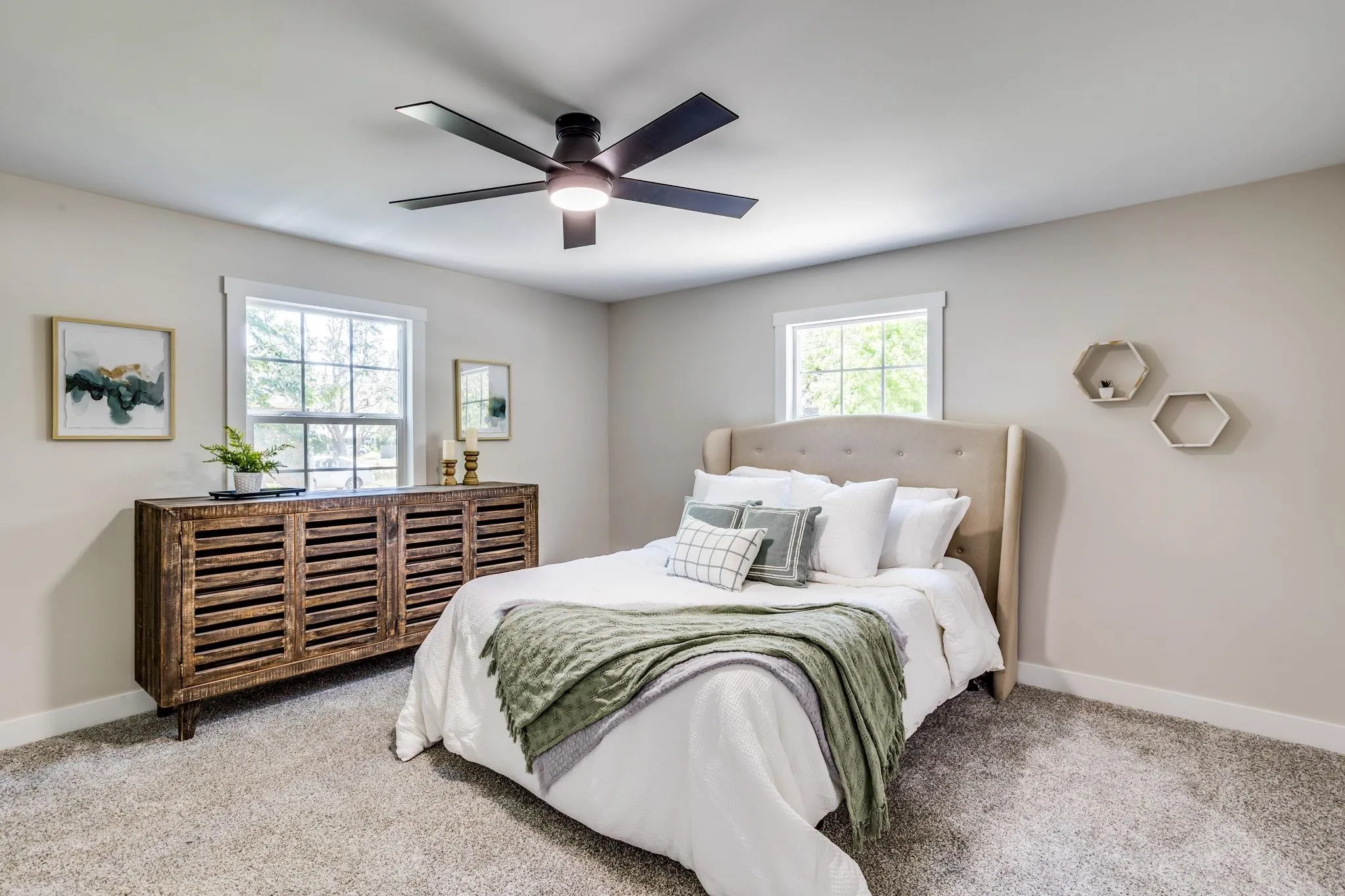 Halstead, Kansas 67056, United States, 5 Bedrooms Bedrooms, ,2 BathroomsBathrooms,Residential,Active,136297