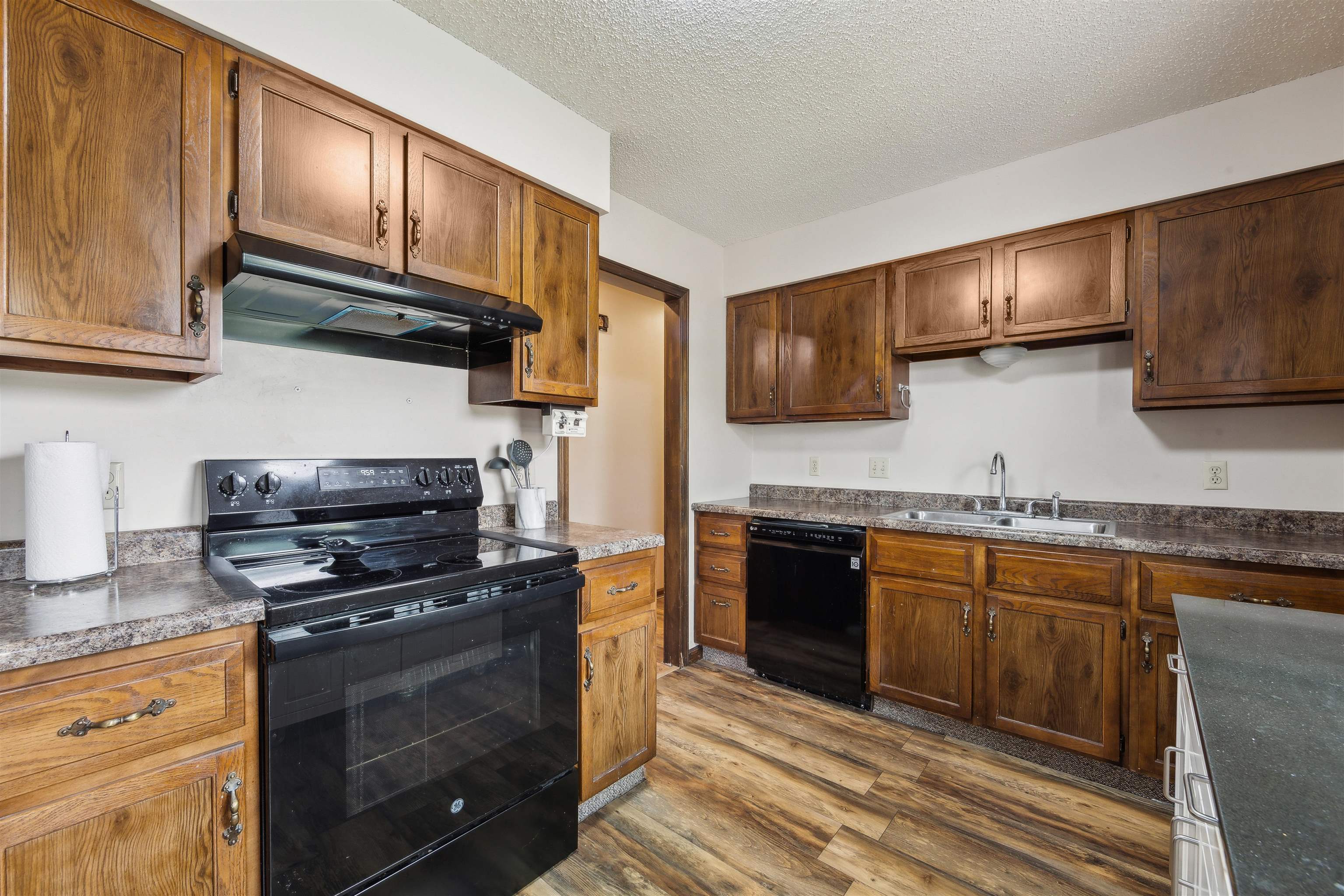 6 Adams Pl, Halstead, Kansas image 13
