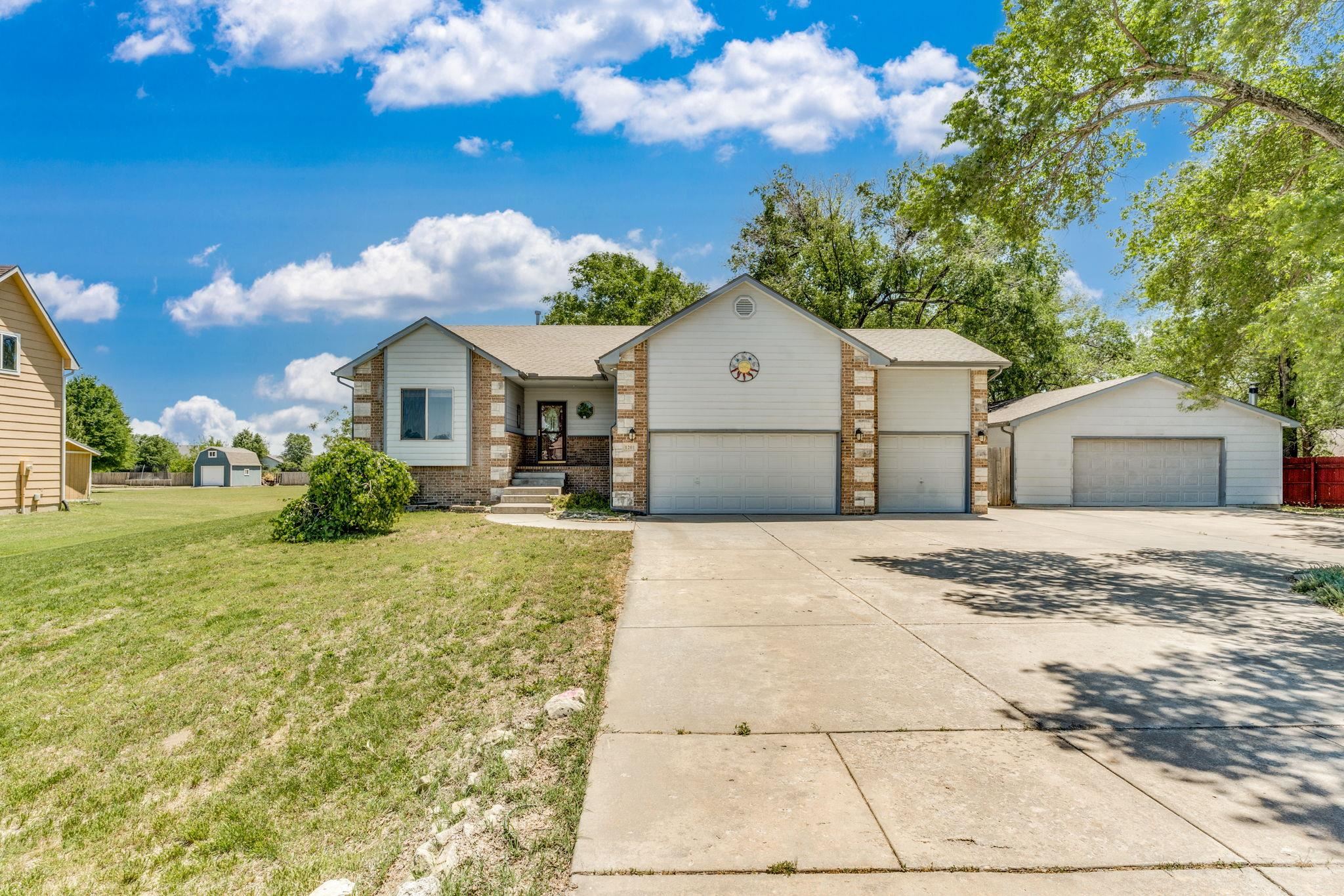1201 E Winesap St, Haysville, Kansas image 1