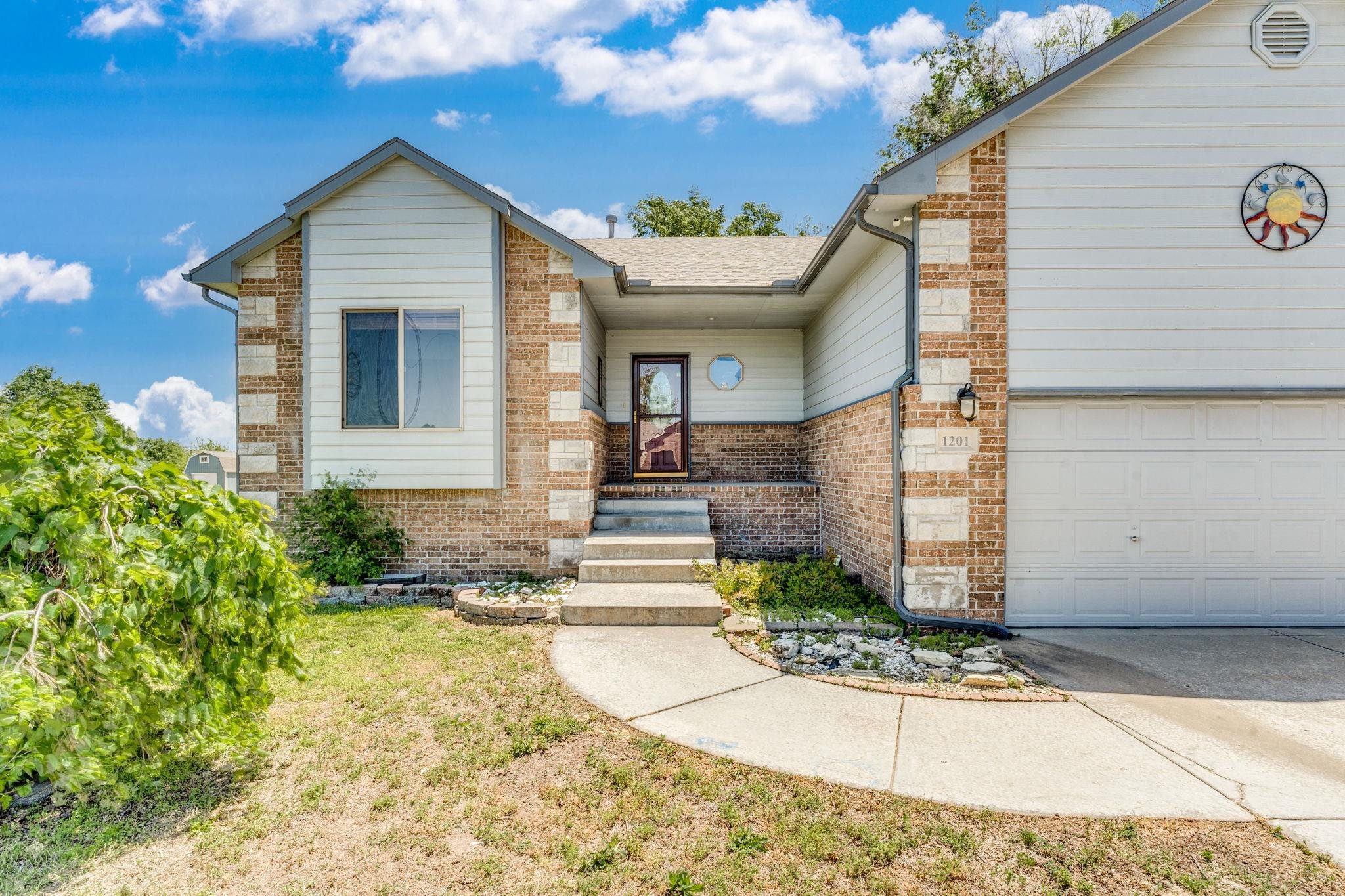 1201 E Winesap St, Haysville, Kansas image 2