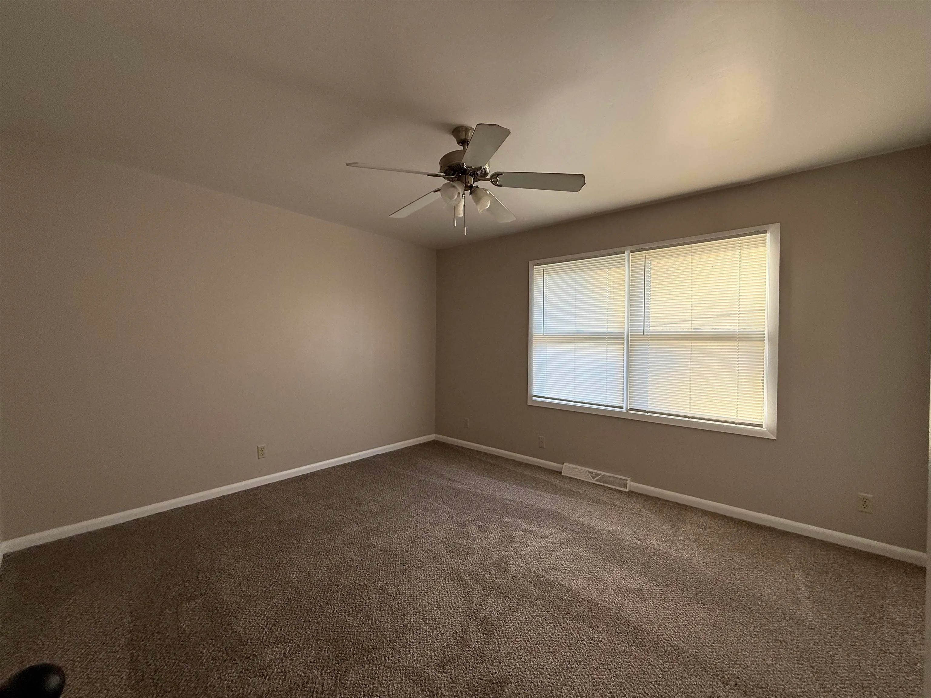 Winfield, Kansas 67156, United States, 4 Bedrooms Bedrooms, ,2 BathroomsBathrooms,Residential,Active,243804