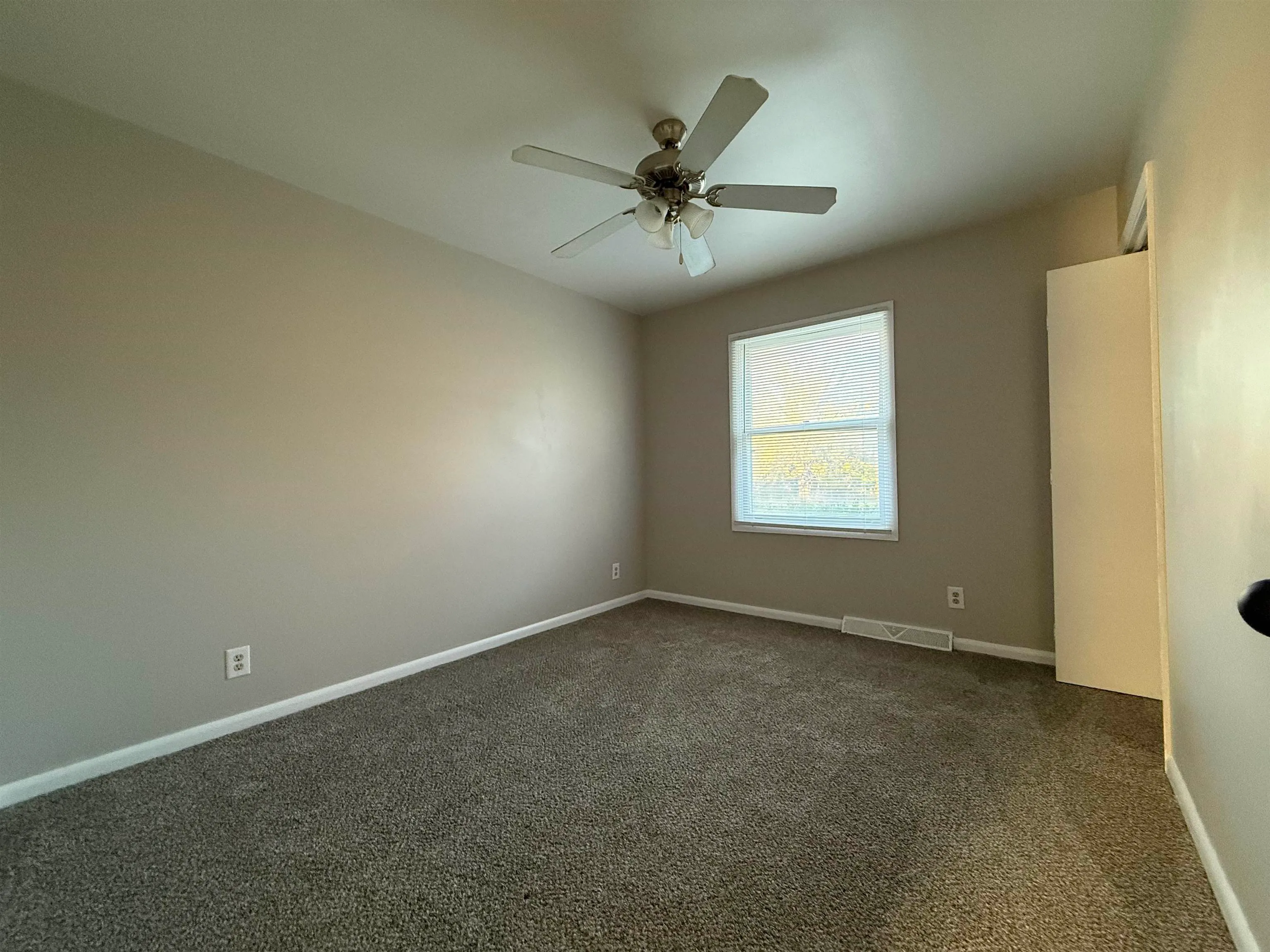 Winfield, Kansas 67156, United States, 4 Bedrooms Bedrooms, ,2 BathroomsBathrooms,Residential,Active,243804