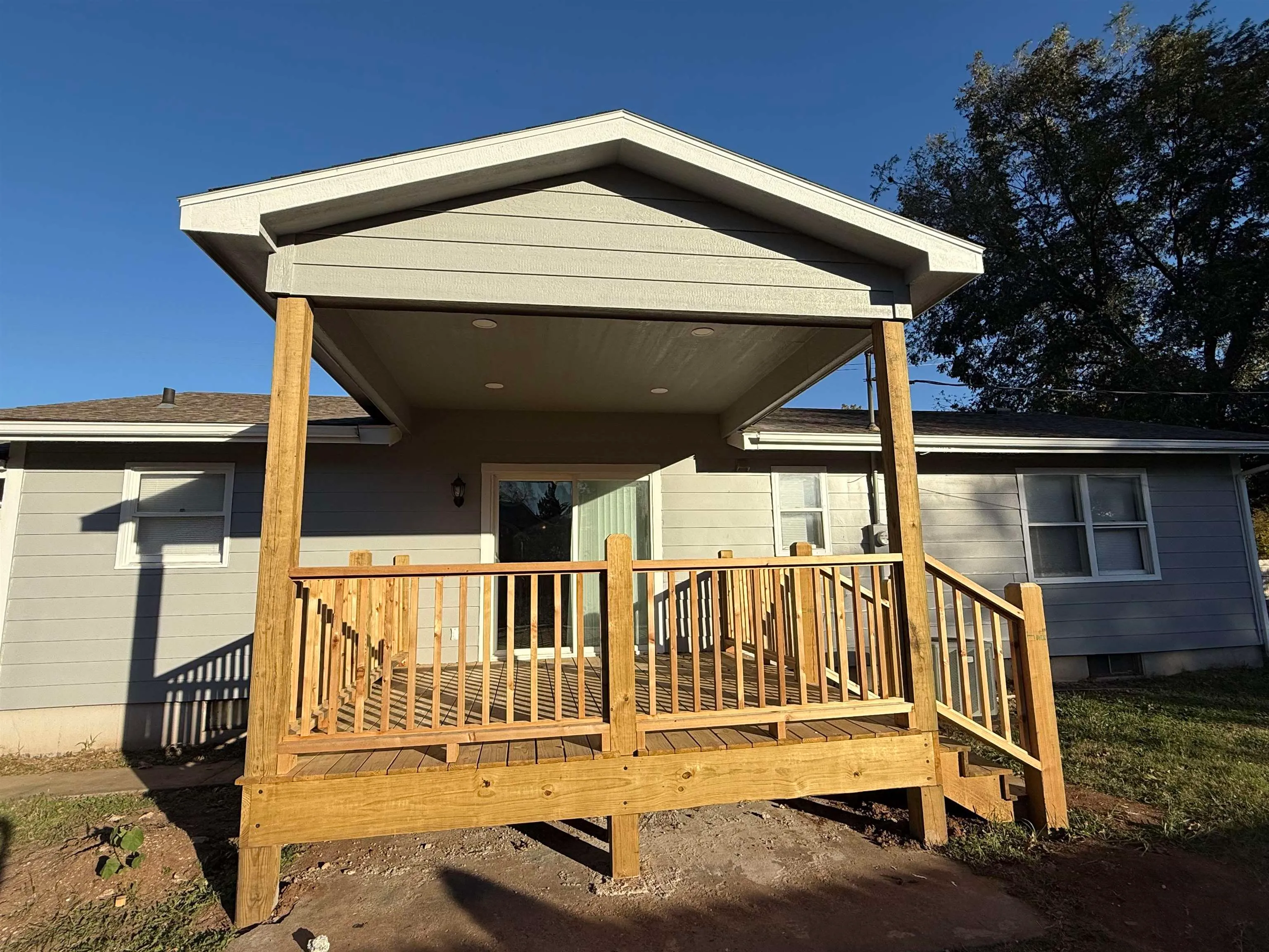 Winfield, Kansas 67156, United States, 4 Bedrooms Bedrooms, ,2 BathroomsBathrooms,Residential,Active,243804