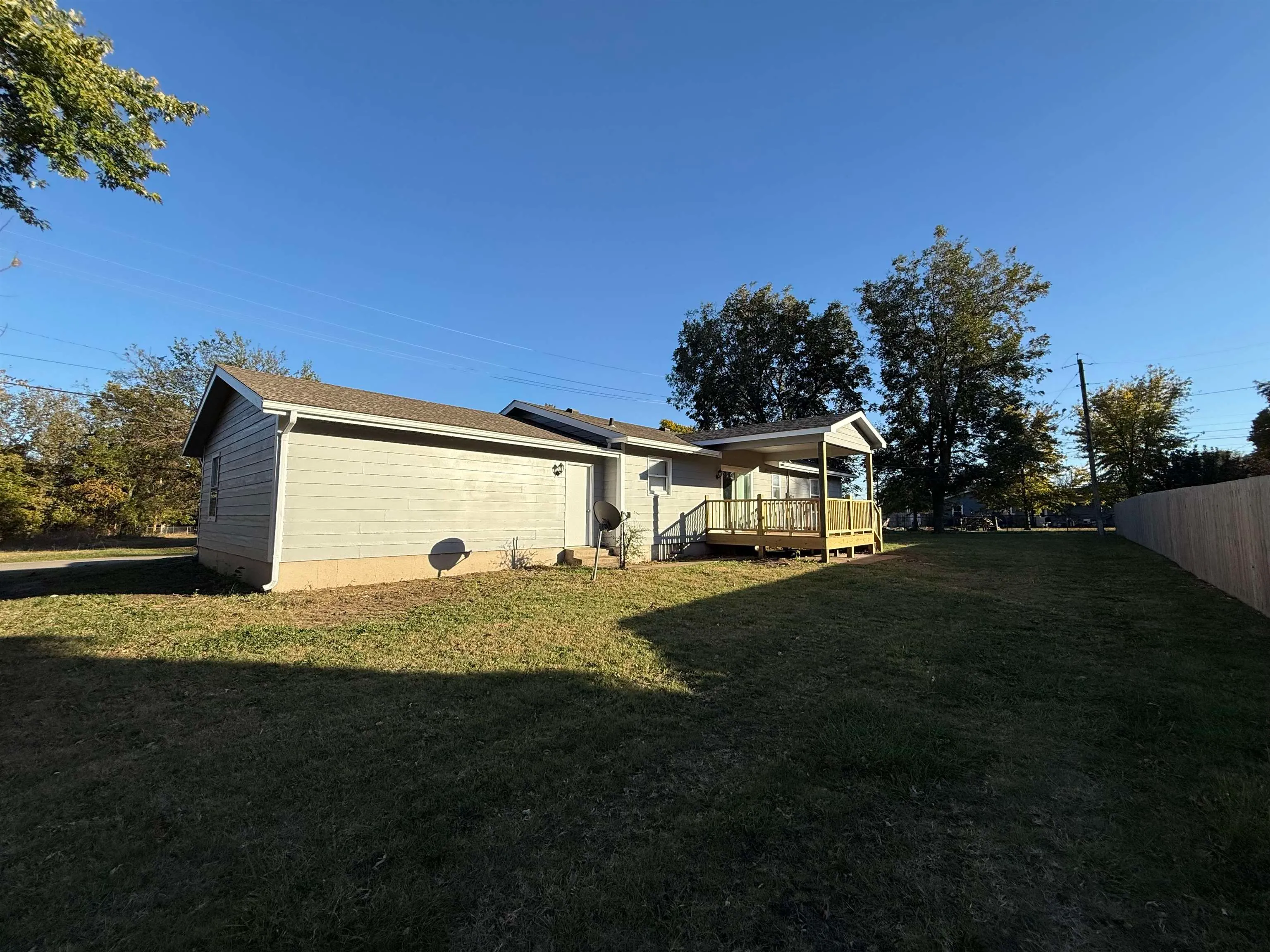 Winfield, Kansas 67156, United States, 4 Bedrooms Bedrooms, ,2 BathroomsBathrooms,Residential,Active,243804