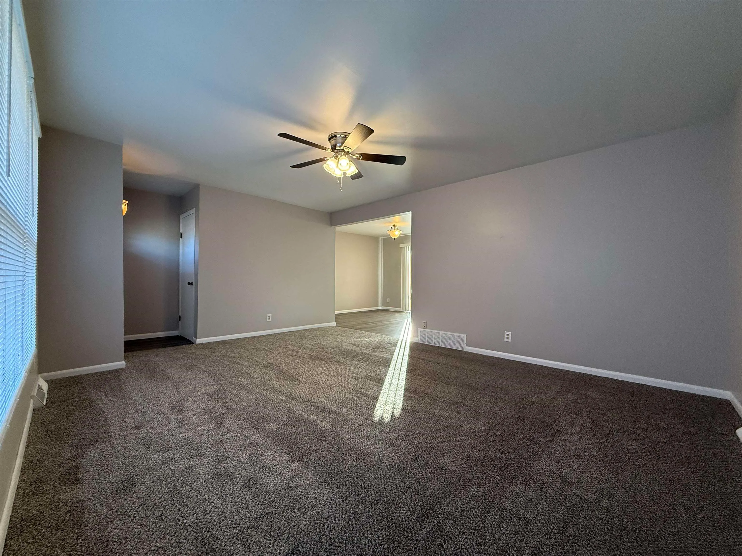 Winfield, Kansas 67156, United States, 4 Bedrooms Bedrooms, ,2 BathroomsBathrooms,Residential,Active,243804