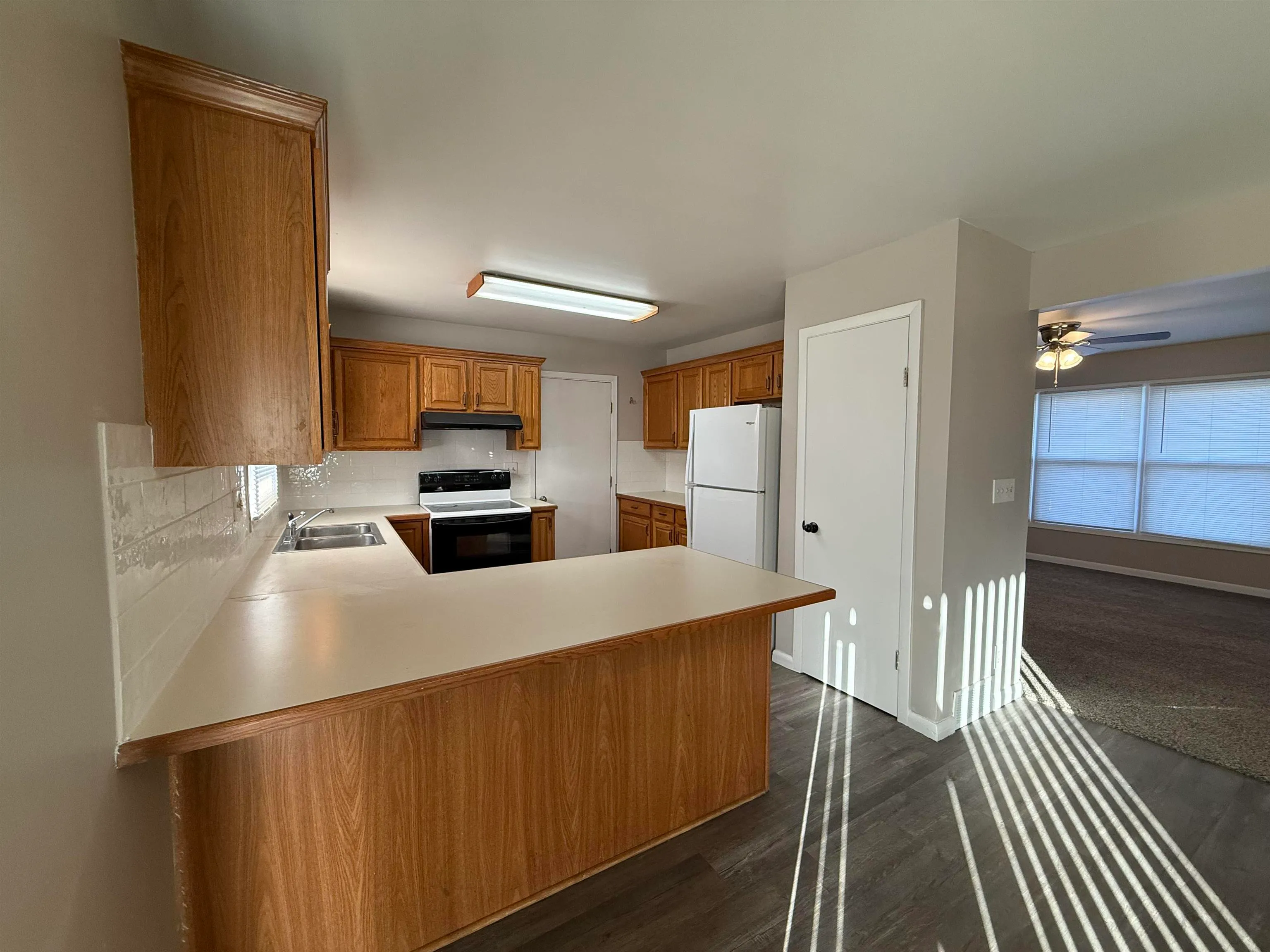 Winfield, Kansas 67156, United States, 4 Bedrooms Bedrooms, ,2 BathroomsBathrooms,Residential,Active,243804