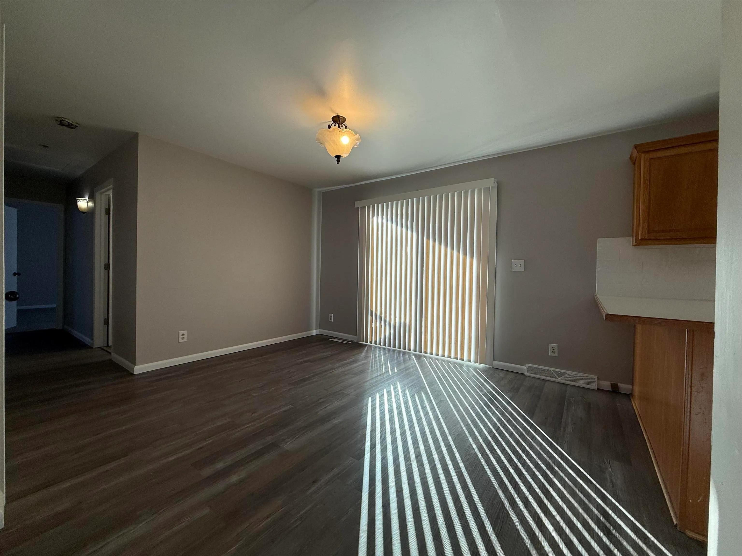 Winfield, Kansas 67156, United States, 4 Bedrooms Bedrooms, ,2 BathroomsBathrooms,Residential,Active,243804