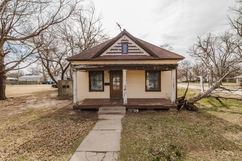 Homes For Sale - 221 W 16th St<br/> Harper County, Harper, KS 67058