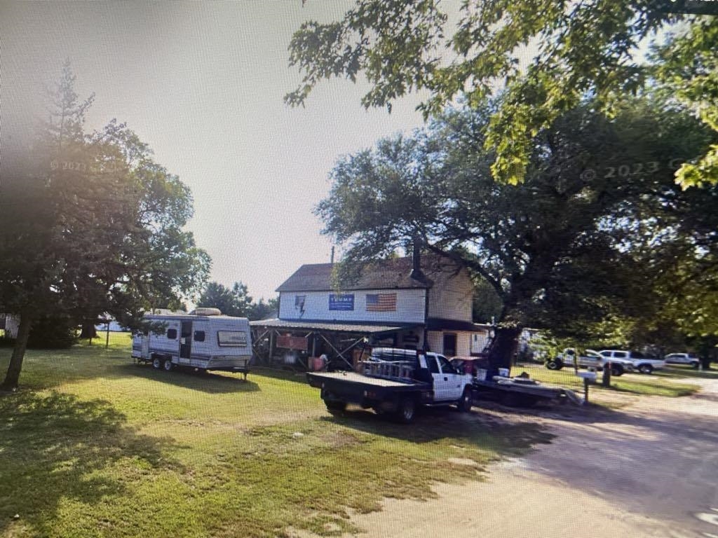 805 Walnut St, Harper, Kansas image 1