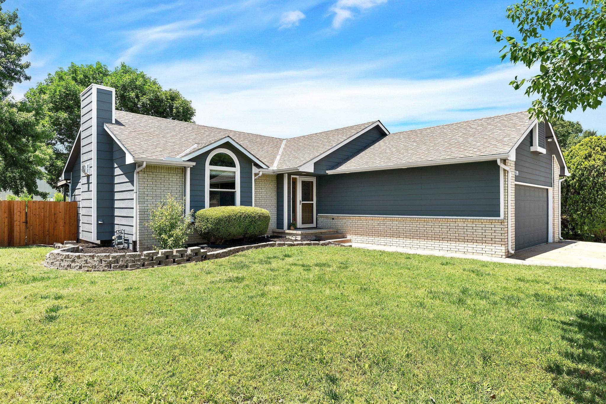 2709 S Lori St, Wichita, Virginia image 2