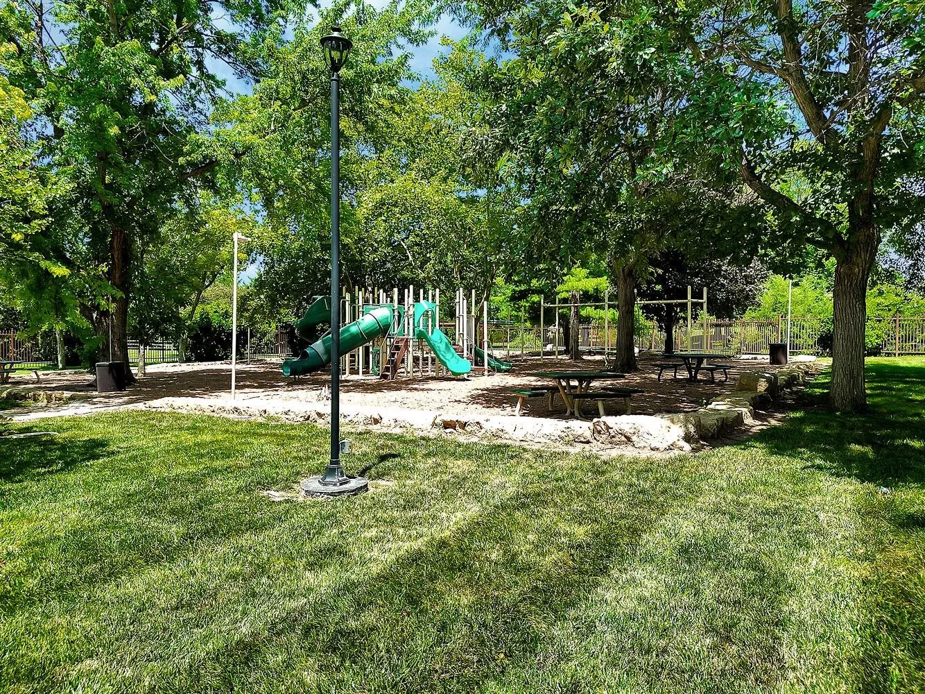 Wichita, Kansas 67230, United States, 4 Bedrooms Bedrooms, ,4 BathroomsBathrooms,Residential,Pending,182504