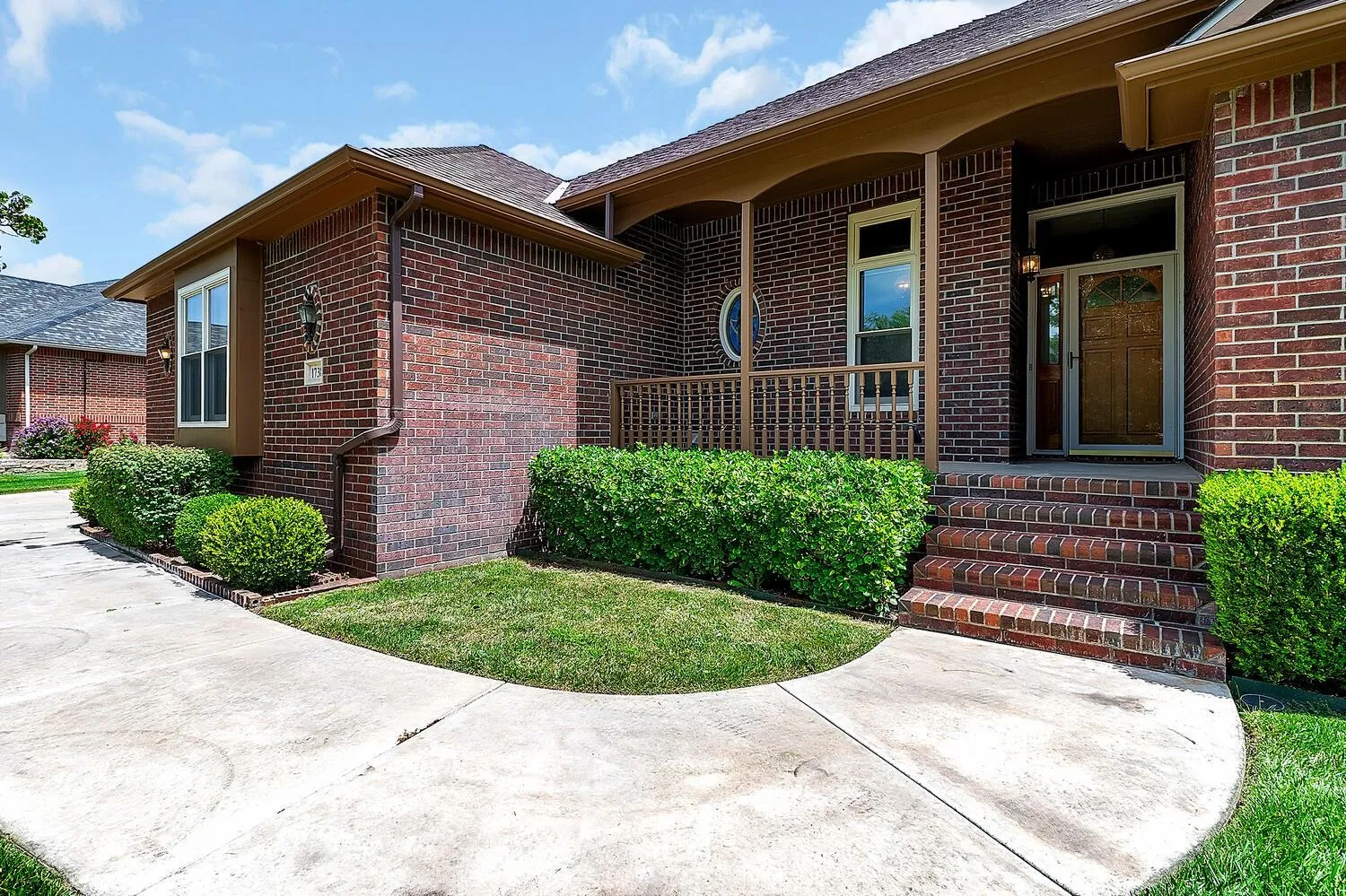 Wichita, Kansas 67230, United States, 4 Bedrooms Bedrooms, ,4 BathroomsBathrooms,Residential,Pending,182504