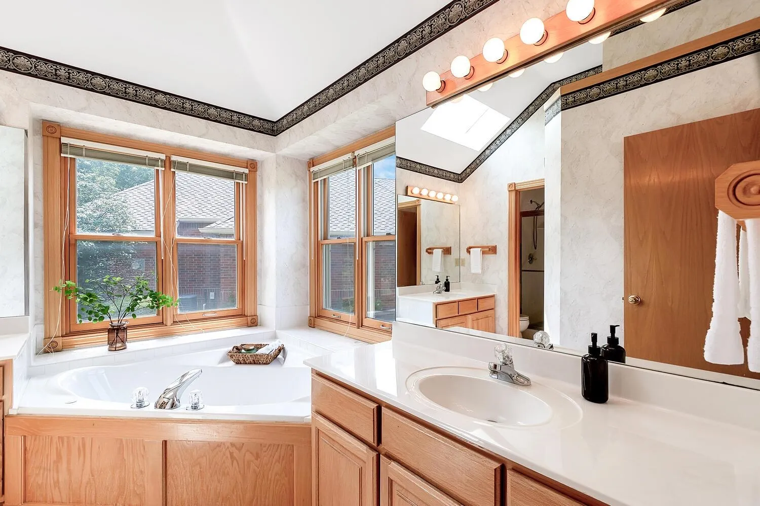 Wichita, Kansas 67230, United States, 4 Bedrooms Bedrooms, ,4 BathroomsBathrooms,Residential,Pending,182504