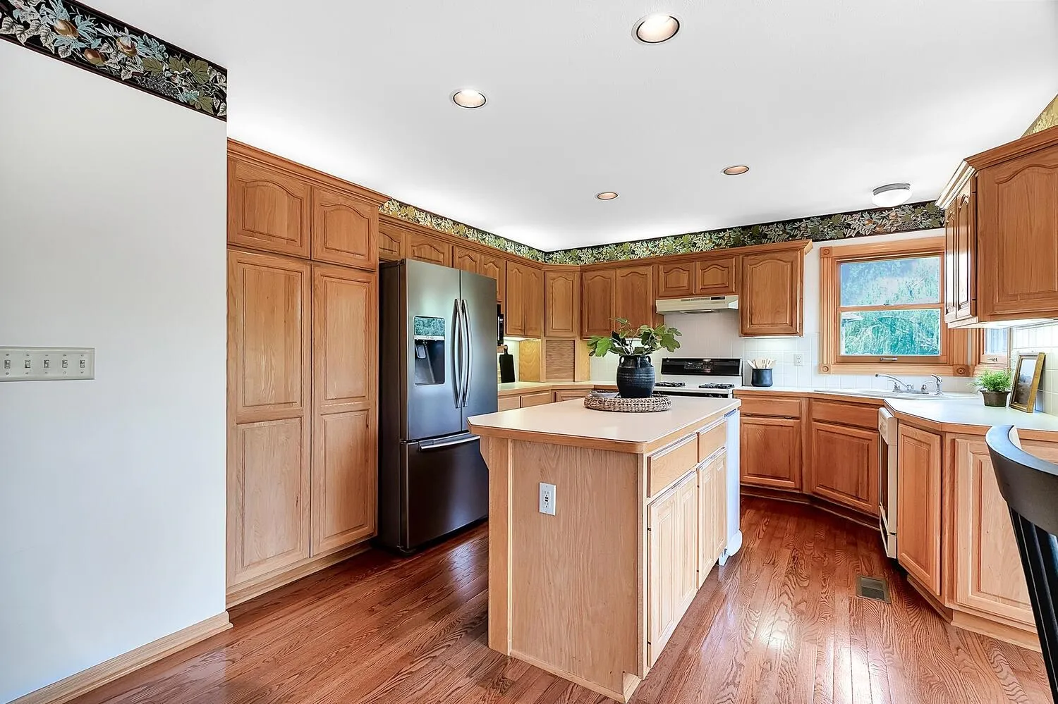 Wichita, Kansas 67230, United States, 4 Bedrooms Bedrooms, ,4 BathroomsBathrooms,Residential,Pending,182504