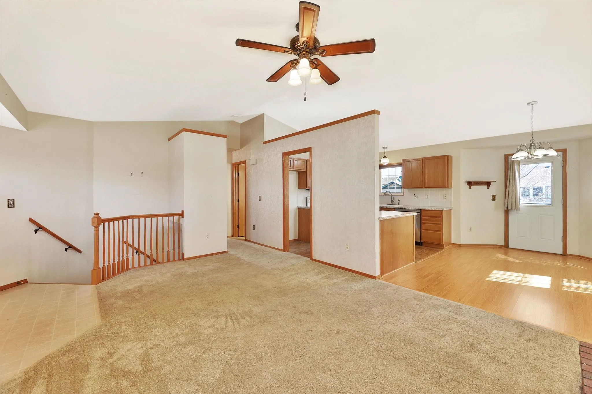 Wichita, Kansas 67212, United States, 3 Bedrooms Bedrooms, ,2 BathroomsBathrooms,Residential,Pending,78280