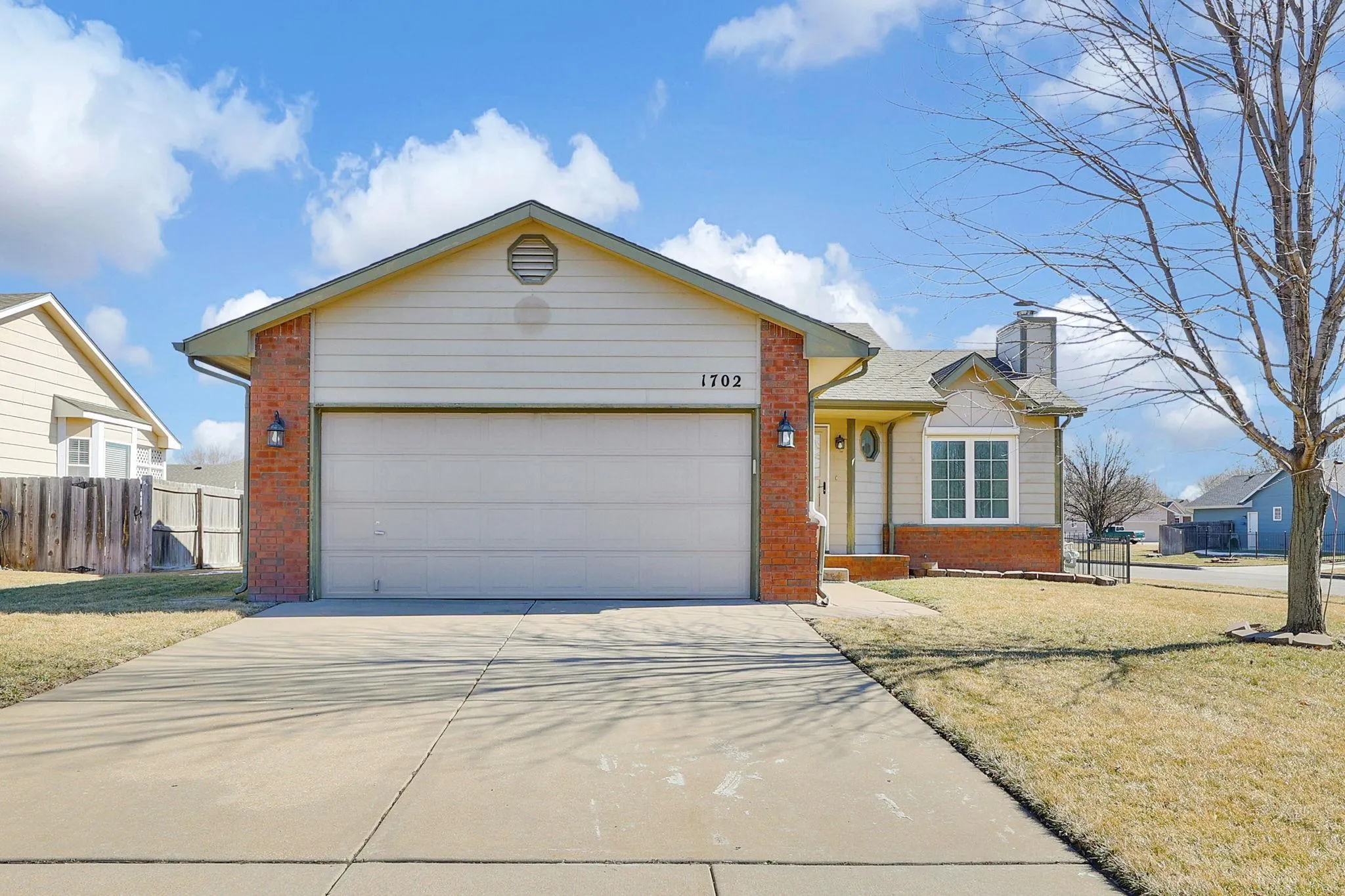 Wichita, Kansas 67212, United States, 3 Bedrooms Bedrooms, ,2 BathroomsBathrooms,Residential,Pending,78280